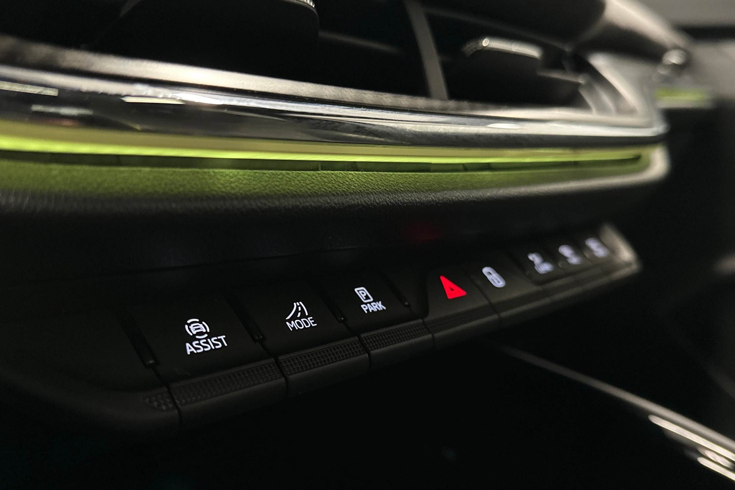 musta Skoda Enyaq 2024 kuva 27.