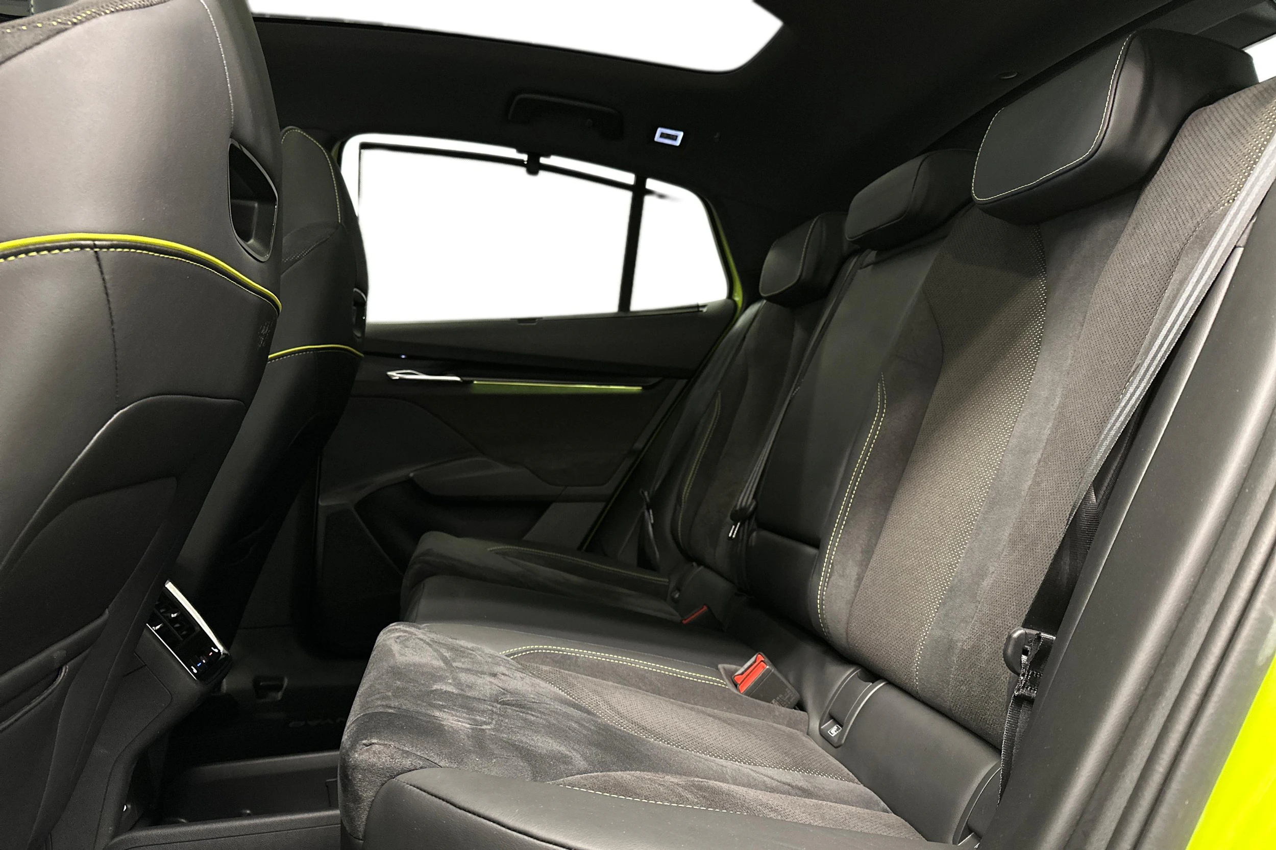 vihreä Skoda Enyaq 2024 kuva 11.