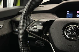 vihreä Skoda Enyaq 2024 kuva 22.