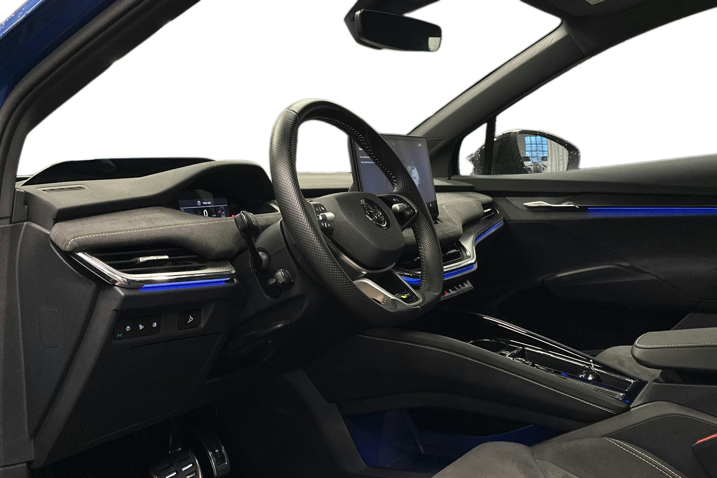 sininen Skoda Enyaq 2025 kuva 3.