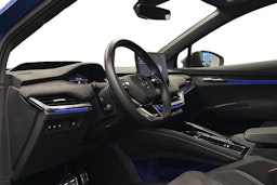 sininen Skoda Enyaq 2025 kuva 3.