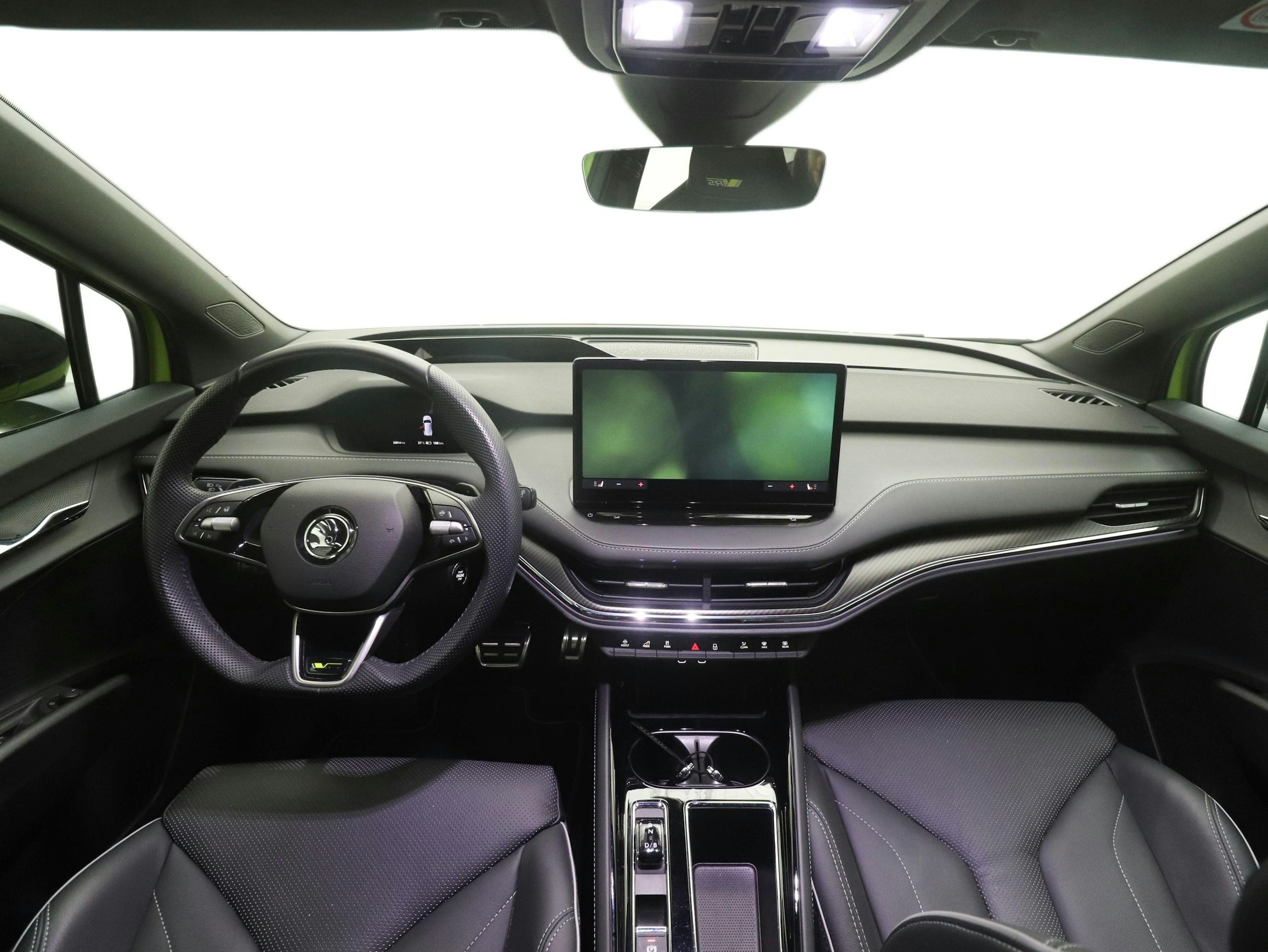 vihreä Skoda Enyaq 2025 kuva 3.