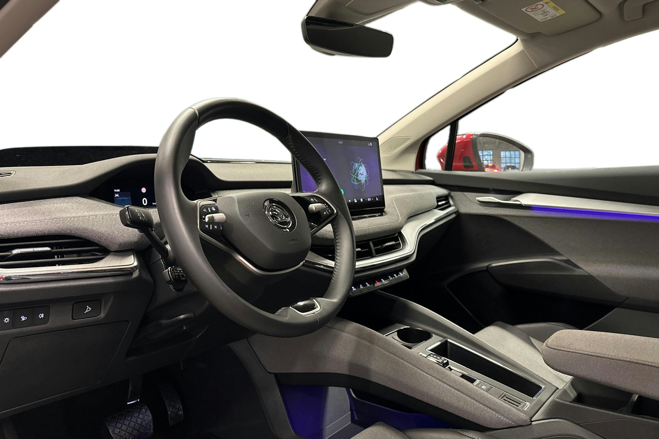 punainen Skoda Enyaq 2025 kuva 3.