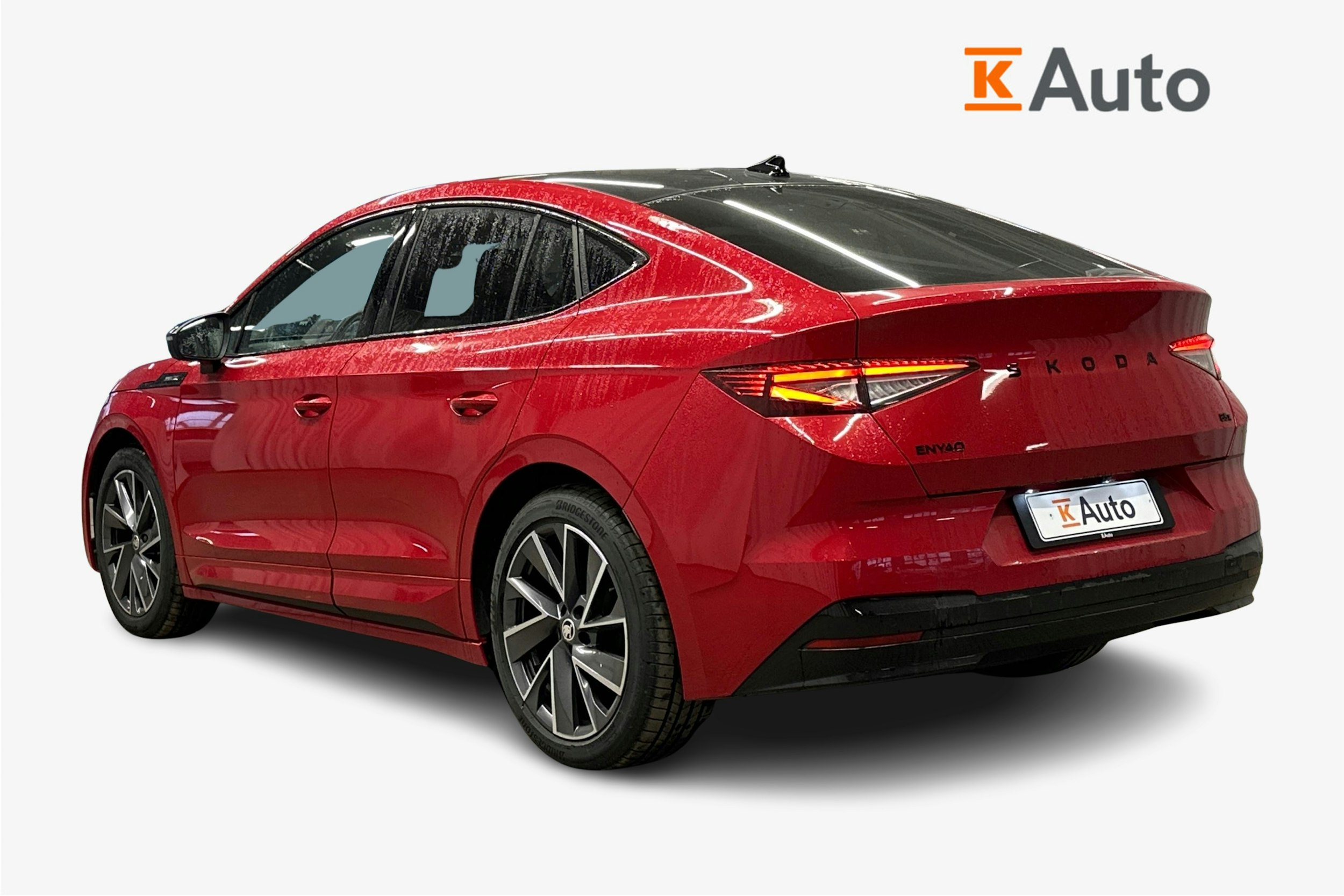 punainen Skoda Enyaq 2025 kuva 2.