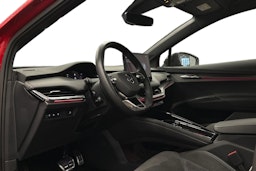 punainen Skoda Enyaq 2025 kuva 3.