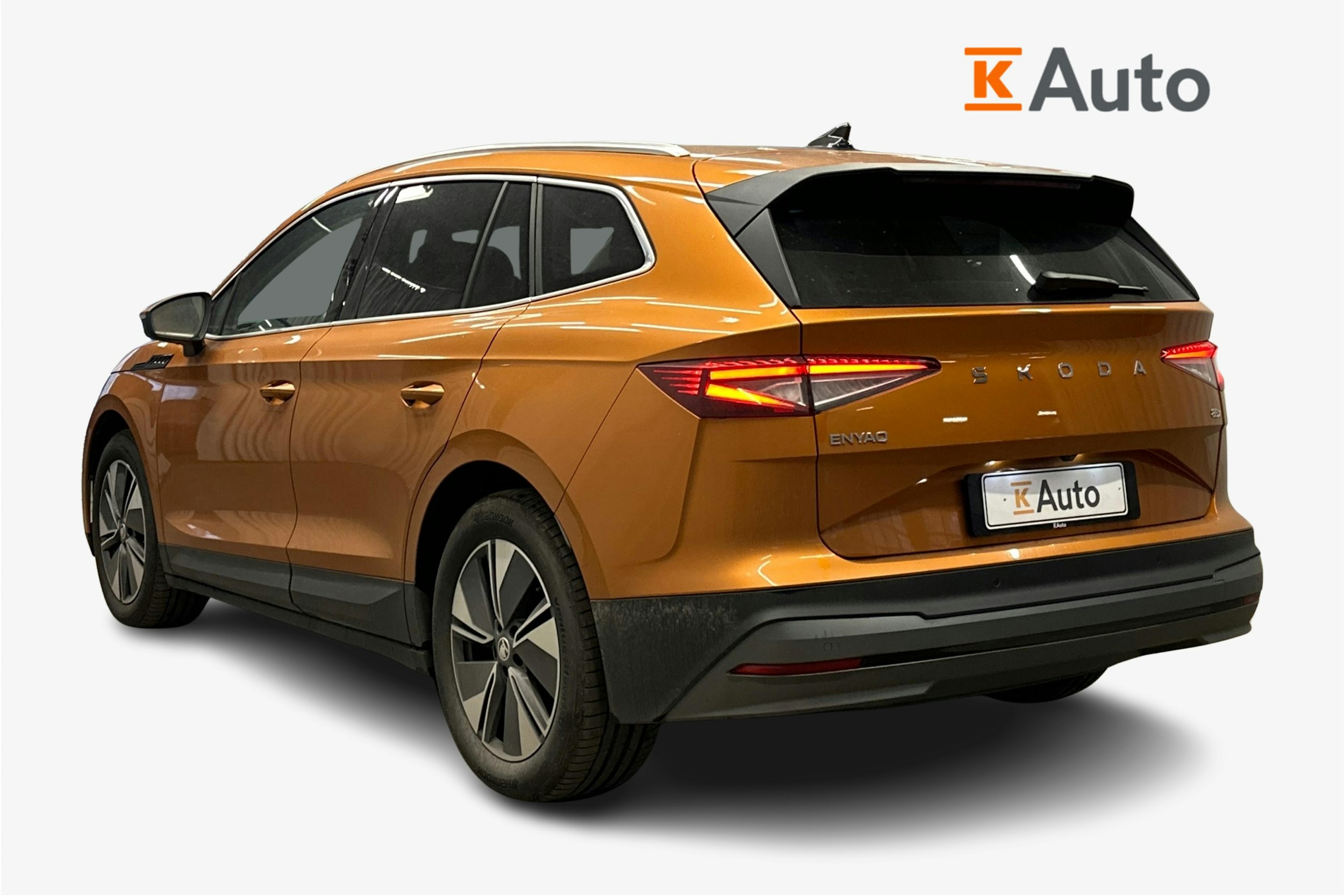 oranssi Skoda Enyaq 2025 kuva 2.