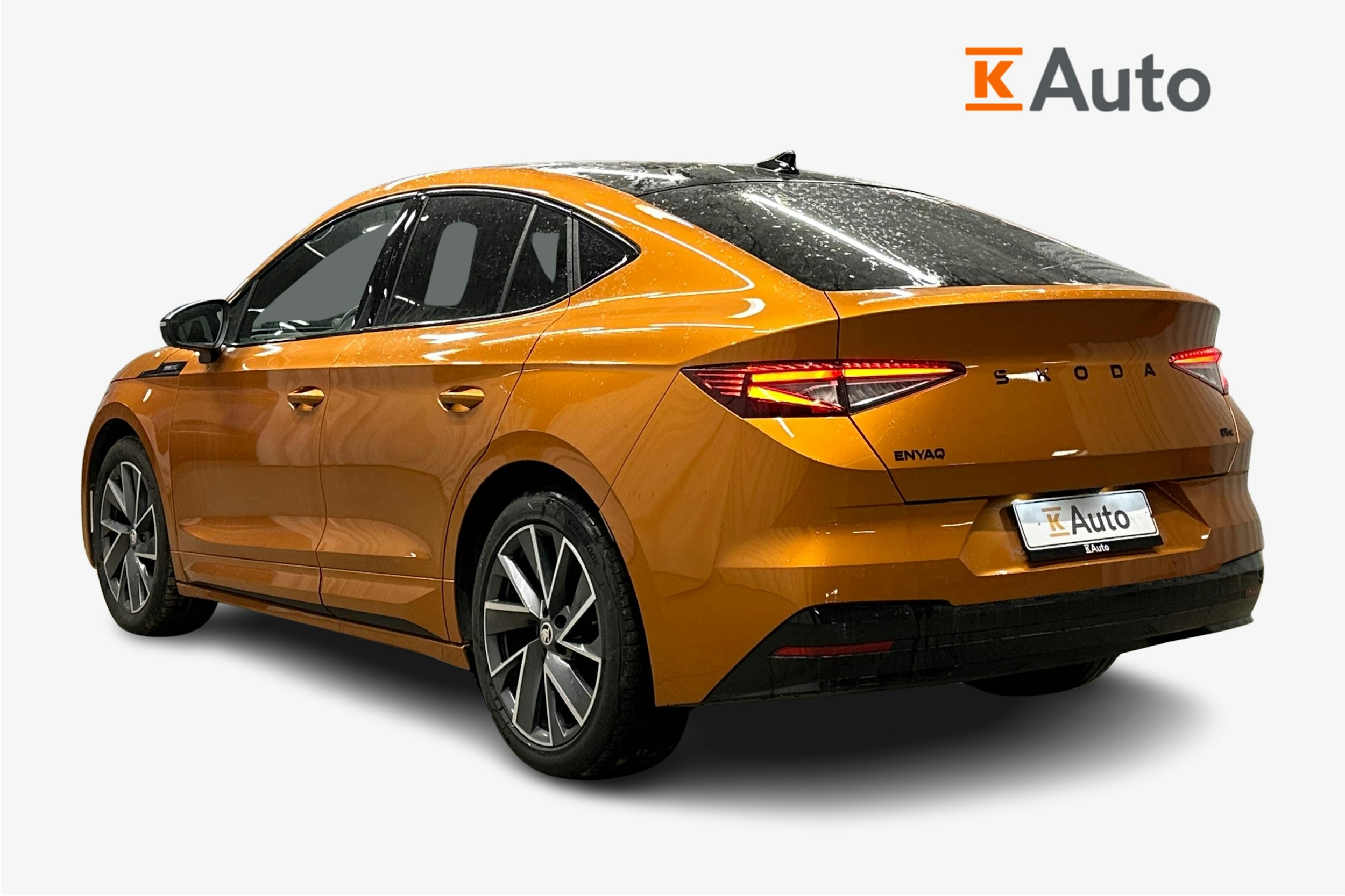 oranssi Skoda Enyaq 2025 kuva 2.