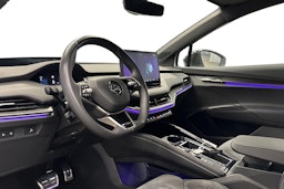 valkoinen Skoda Enyaq 2025 kuva 3.