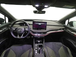 musta Skoda Enyaq 2025 kuva 3.