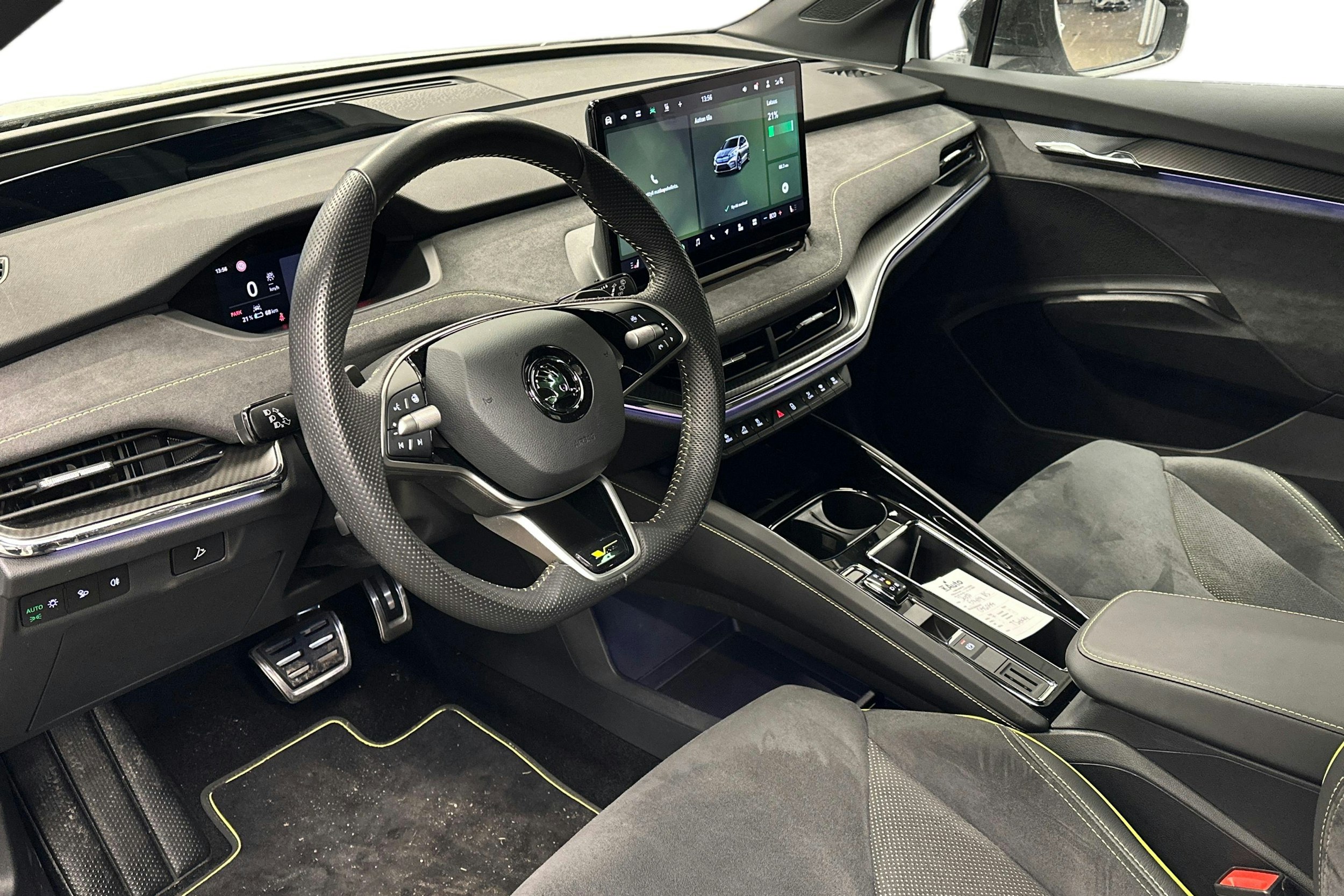 valkoinen Skoda Enyaq 2025 kuva 3.