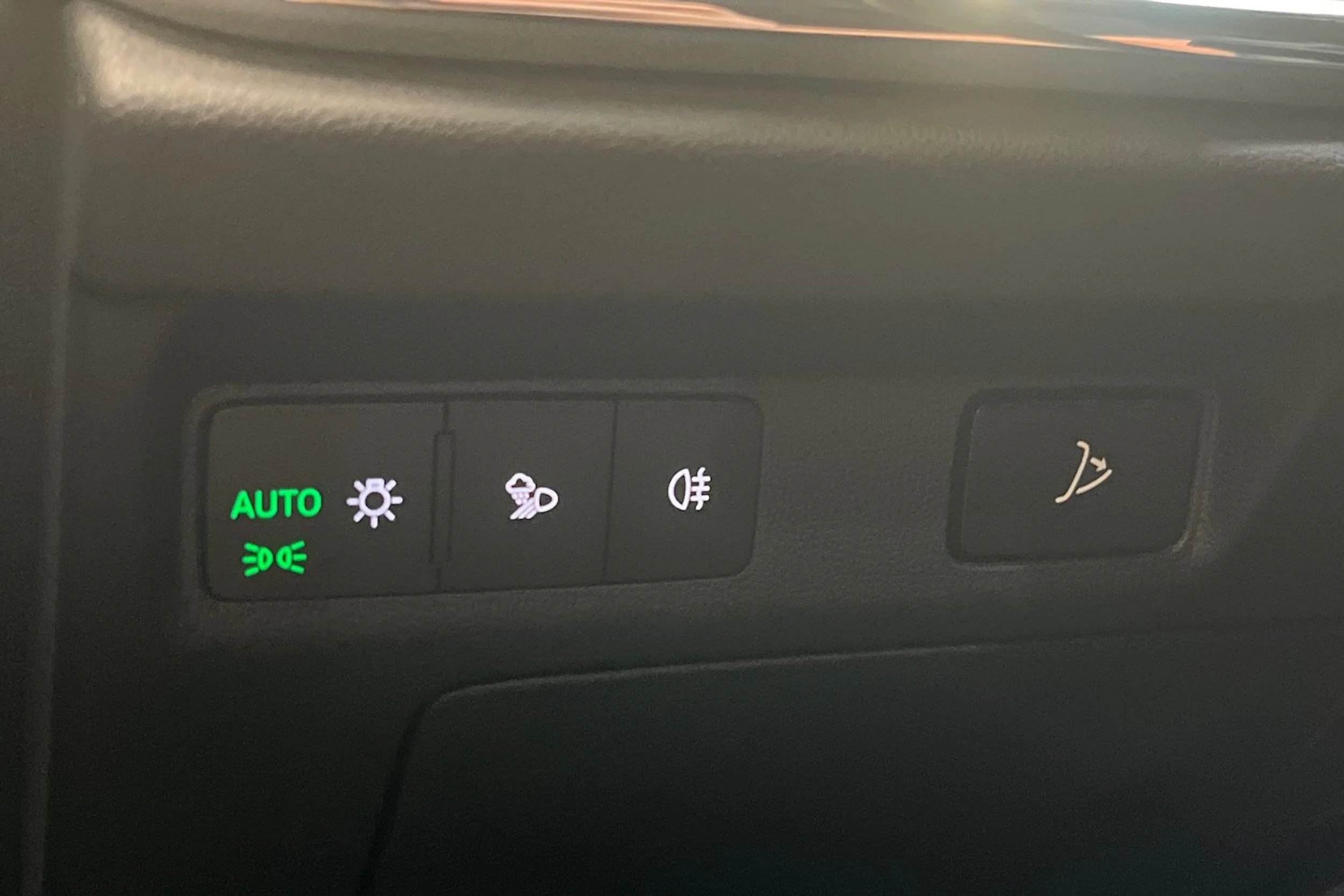 oranssi Skoda Enyaq 2025 kuva 19.