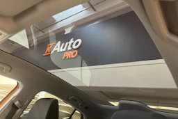 oranssi Skoda Enyaq 2025 kuva 20.
