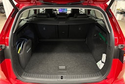 punainen Skoda Enyaq 2025 kuva 15.