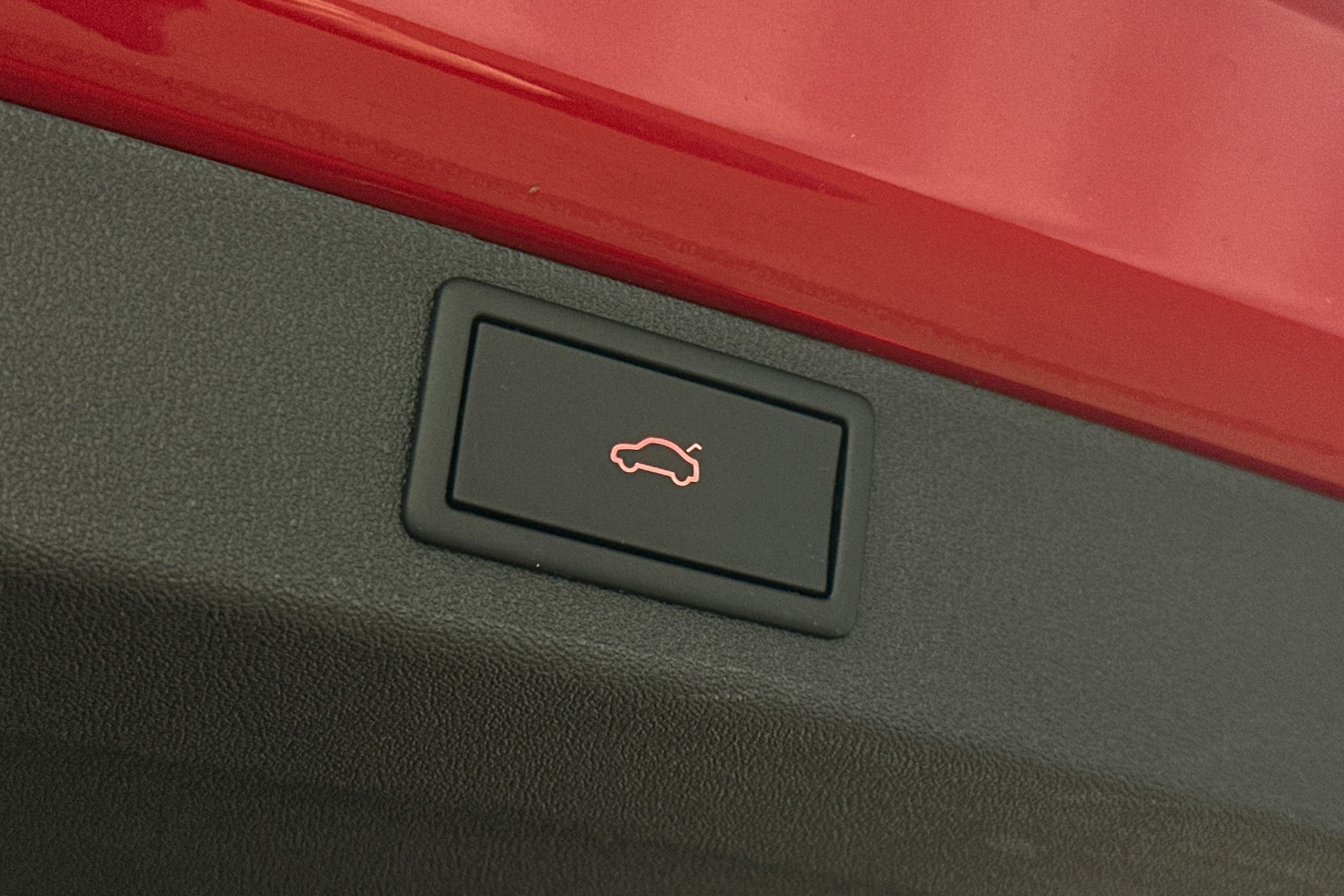 punainen Skoda Enyaq 2025 kuva 16.