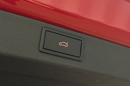 punainen Skoda Enyaq 2025 kuva 16.