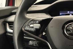 punainen Skoda Enyaq 2025 kuva 22.