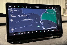 punainen Skoda Enyaq 2025 kuva 26.