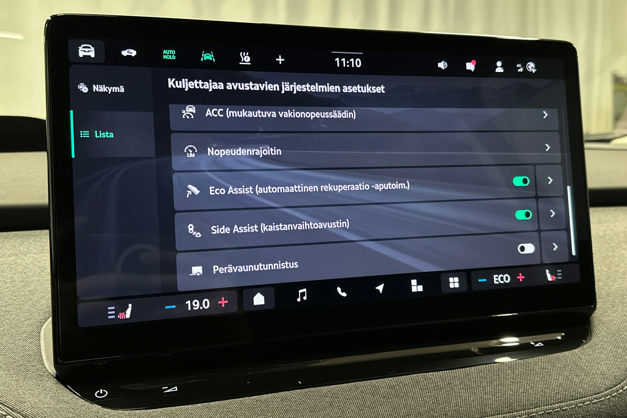 punainen Skoda Enyaq 2025 kuva 29.