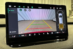 punainen Skoda Enyaq 2025 kuva 33.