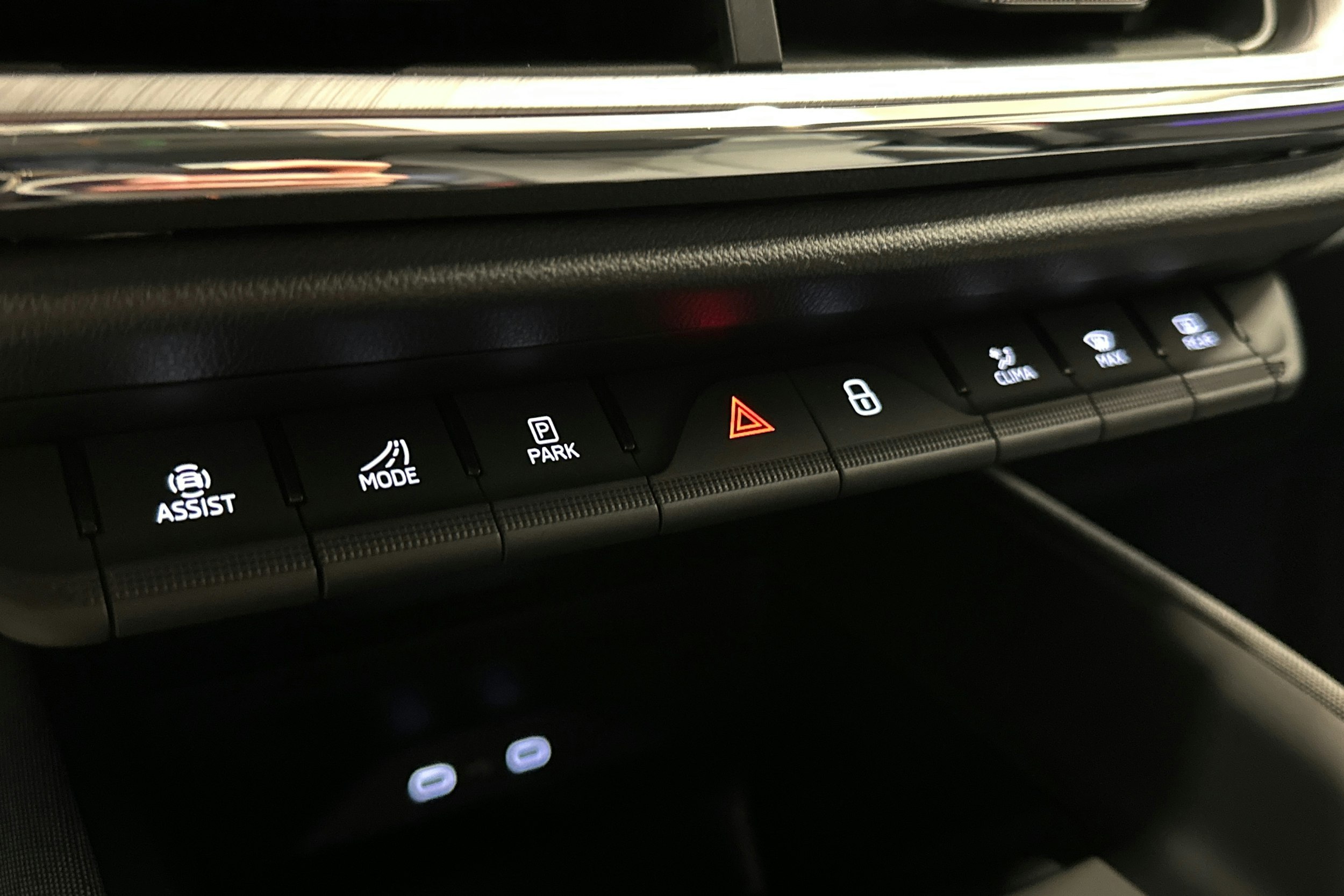 punainen Skoda Enyaq 2025 kuva 34.