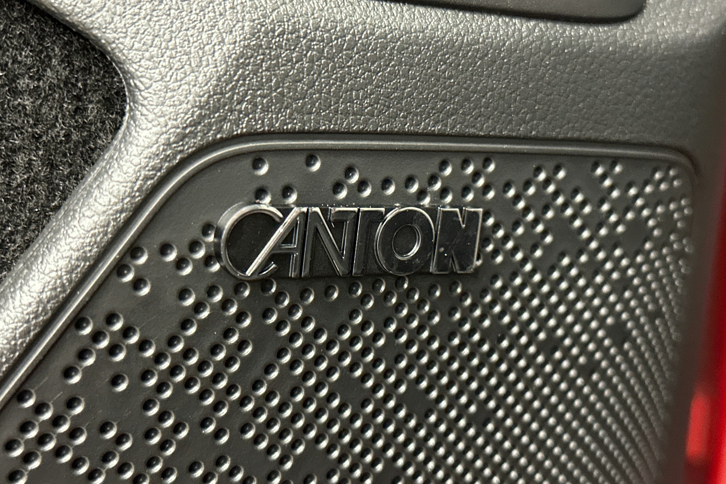 punainen Skoda Enyaq 2025 kuva 36.