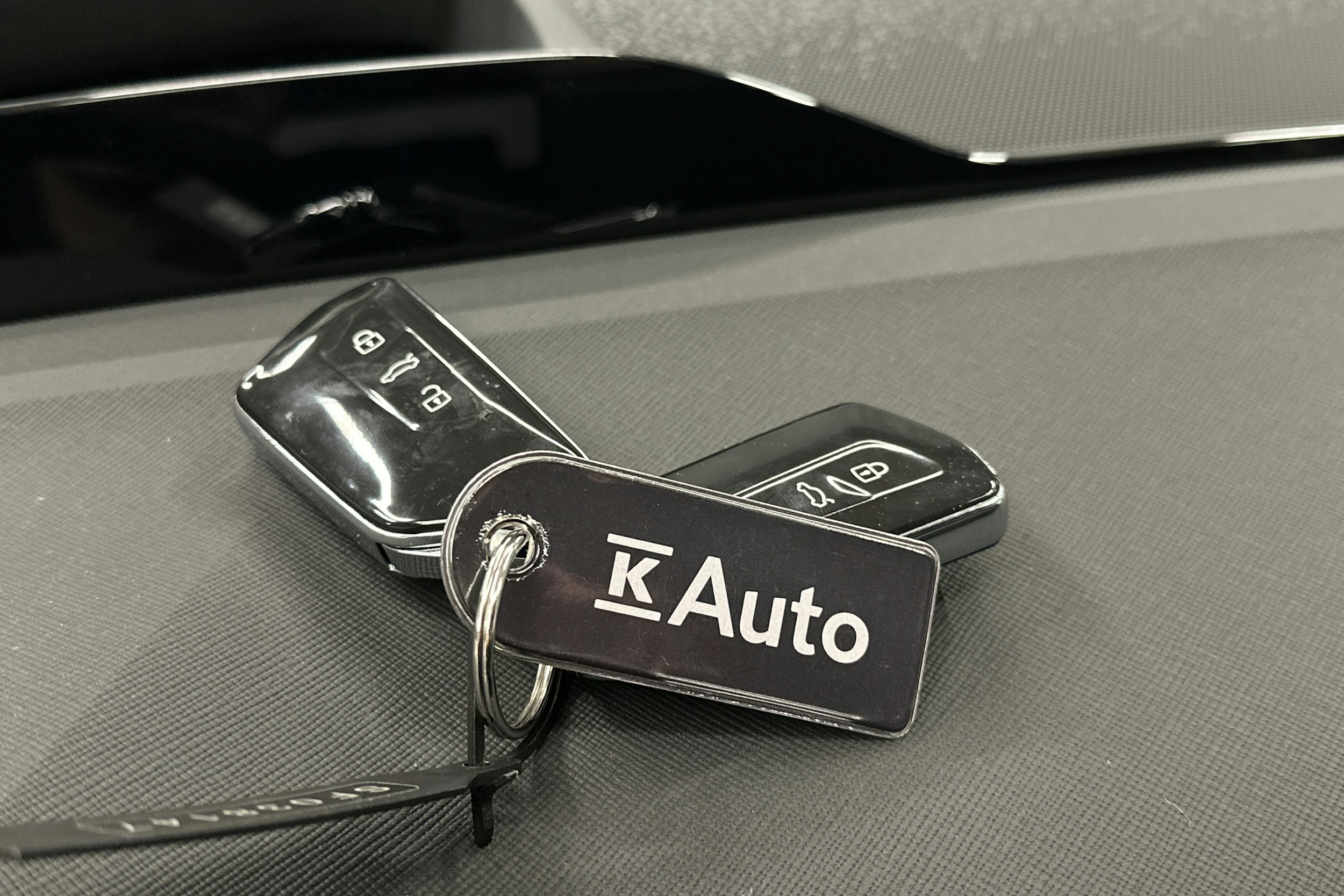 punainen Skoda Enyaq 2025 kuva 37.