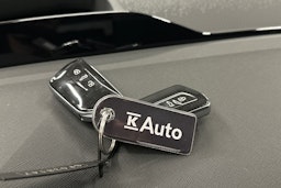 punainen Skoda Enyaq 2025 kuva 37.