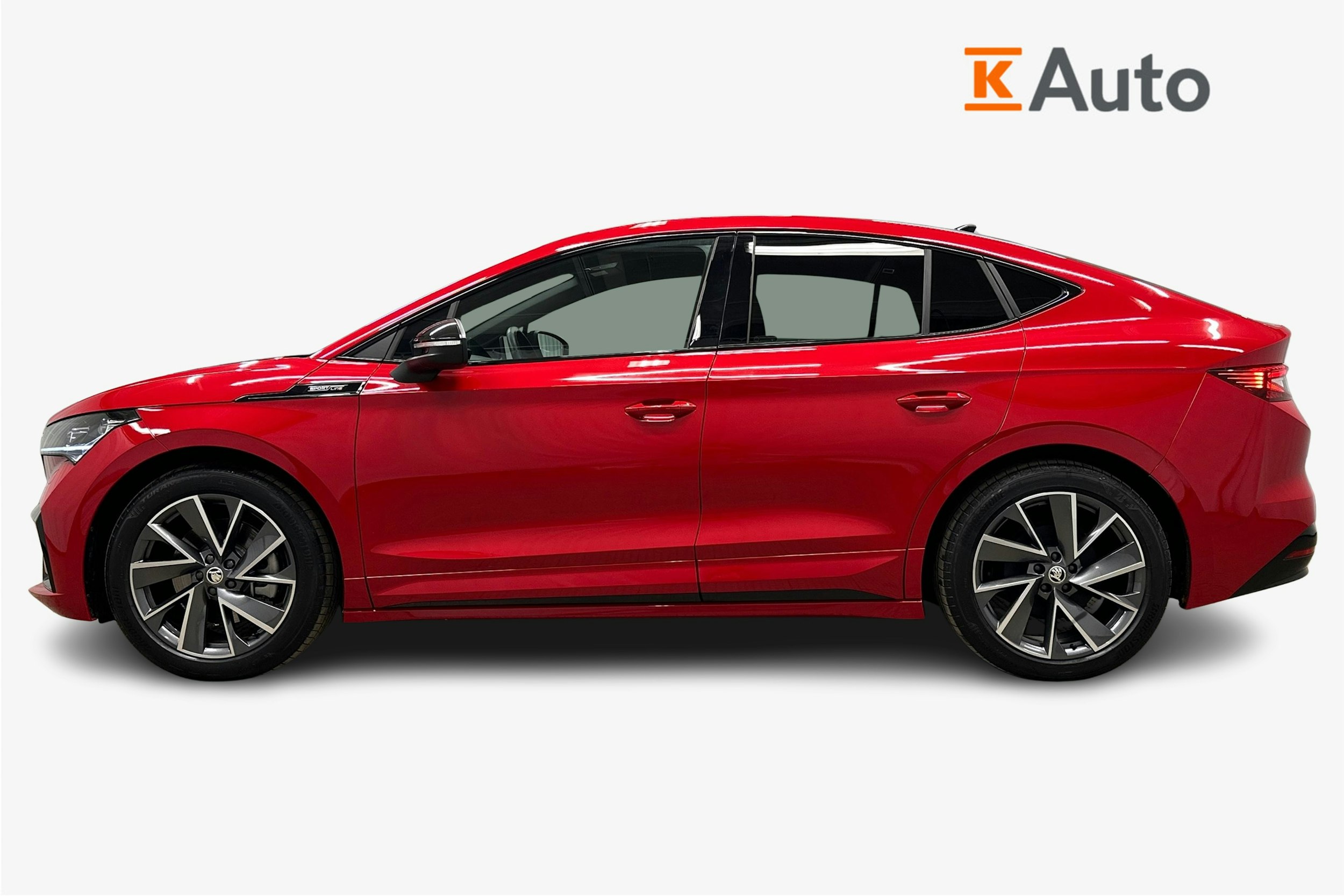 punainen Skoda Enyaq 2025 kuva 6.