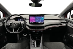 punainen Skoda Enyaq 2025 kuva 9.