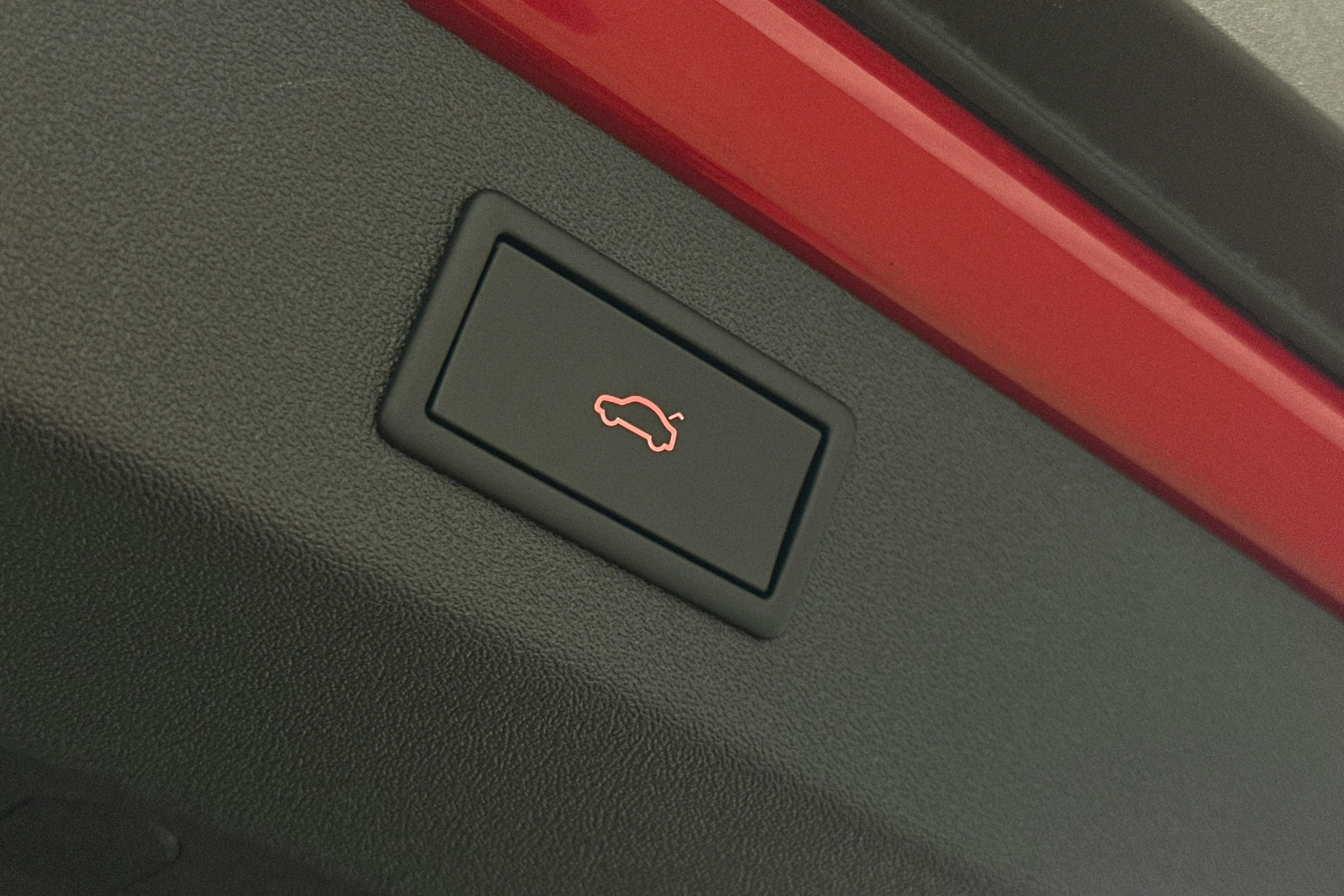 punainen Skoda Enyaq 2025 kuva 15.