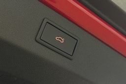 punainen Skoda Enyaq 2025 kuva 15.