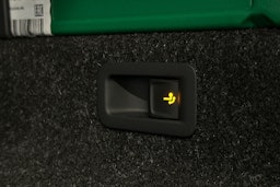 punainen Skoda Enyaq 2025 kuva 16.