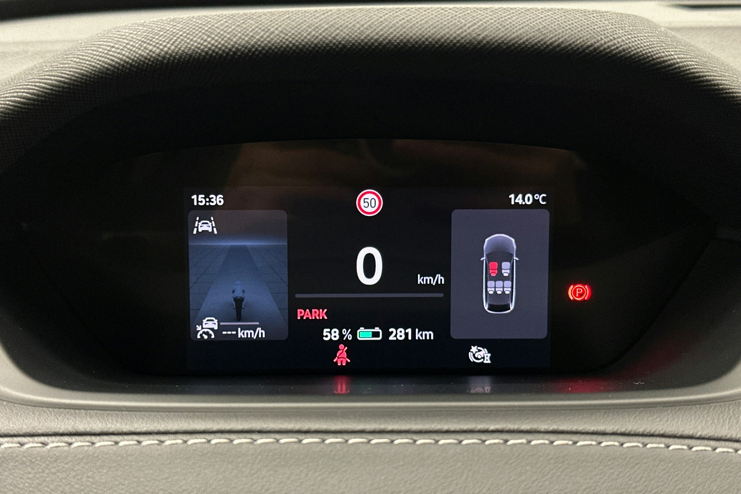 punainen Skoda Enyaq 2025 kuva 24.