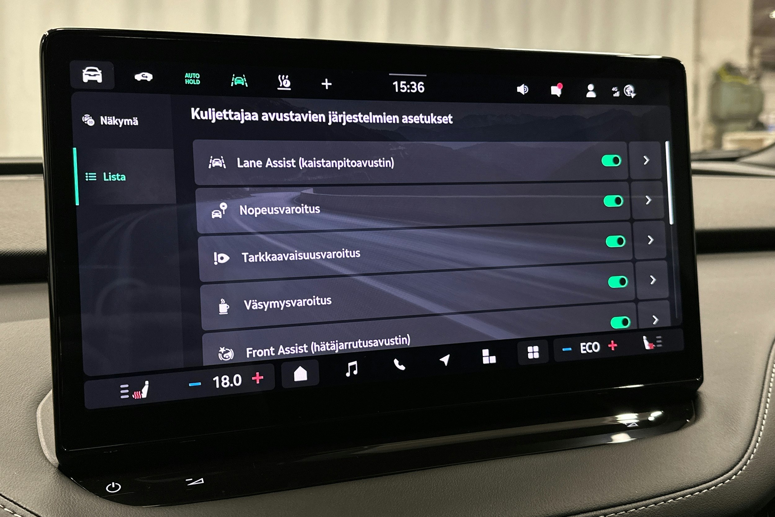 punainen Skoda Enyaq 2025 kuva 27.