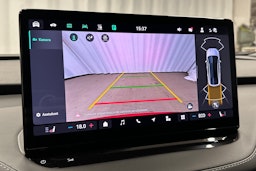 punainen Skoda Enyaq 2025 kuva 32.