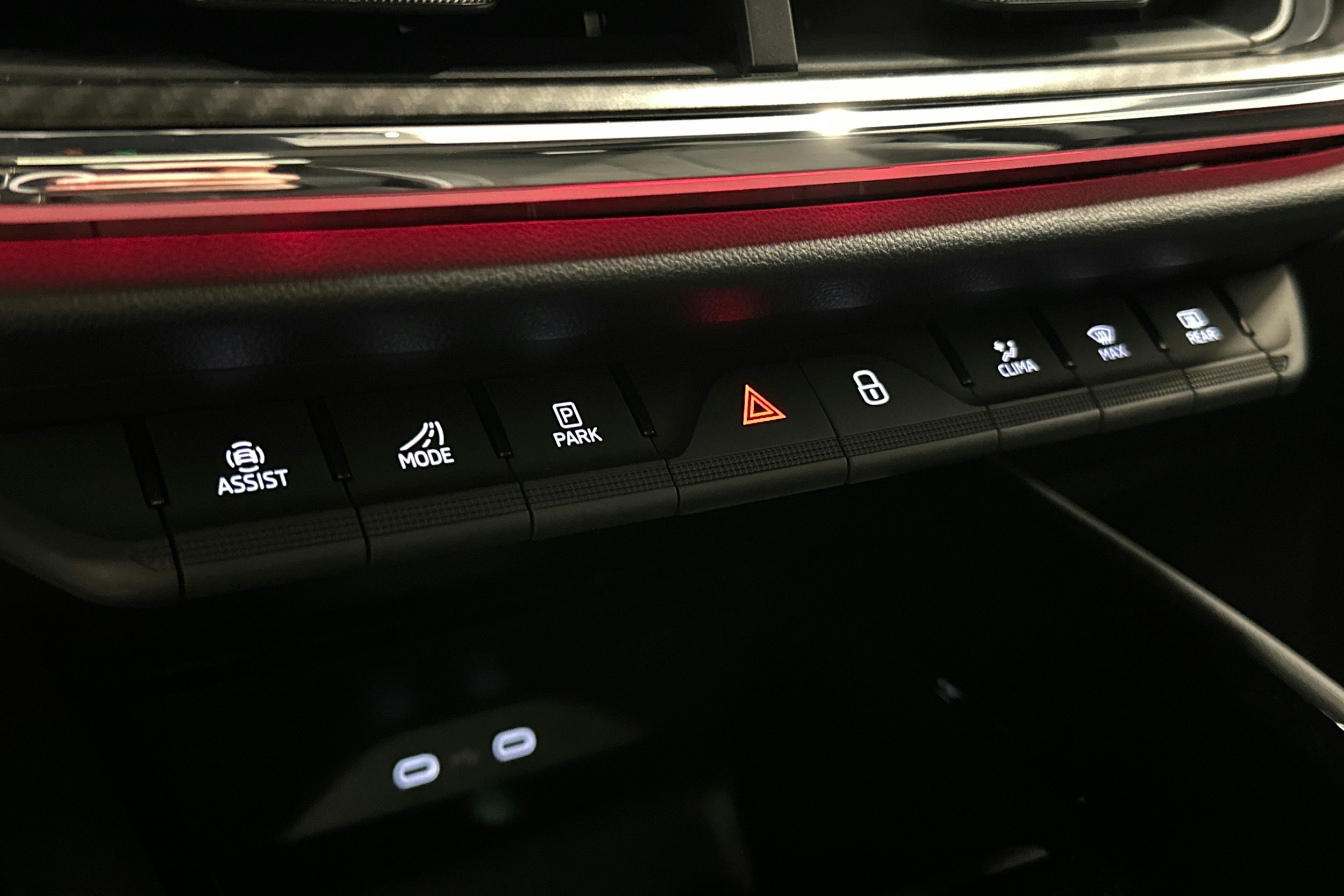 punainen Skoda Enyaq 2025 kuva 33.