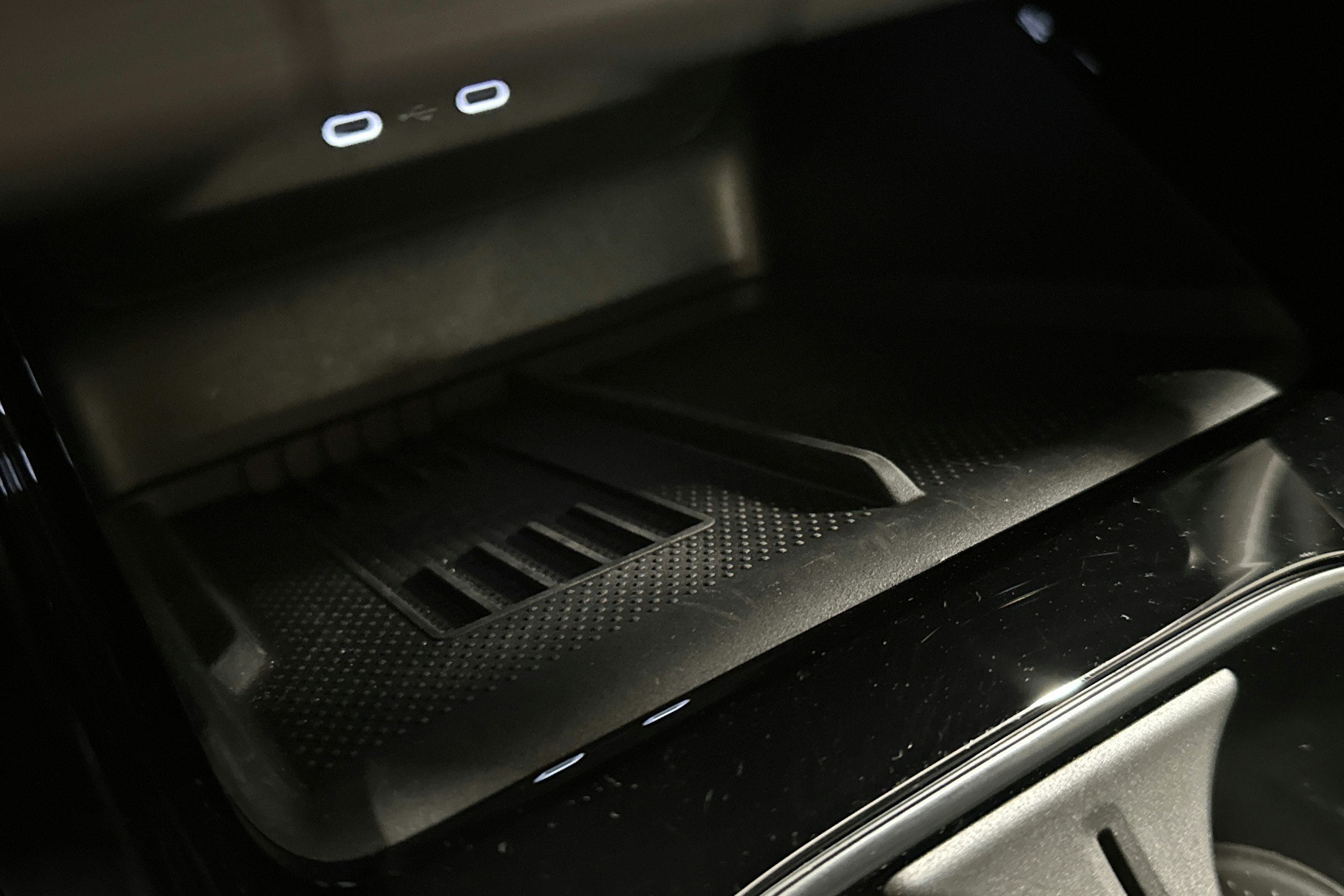 punainen Skoda Enyaq 2025 kuva 35.