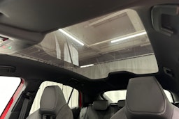 punainen Skoda Enyaq 2025 kuva 36.