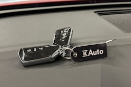 punainen Skoda Enyaq 2025 kuva 37.