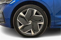 sininen Skoda Enyaq 2025 kuva 11.