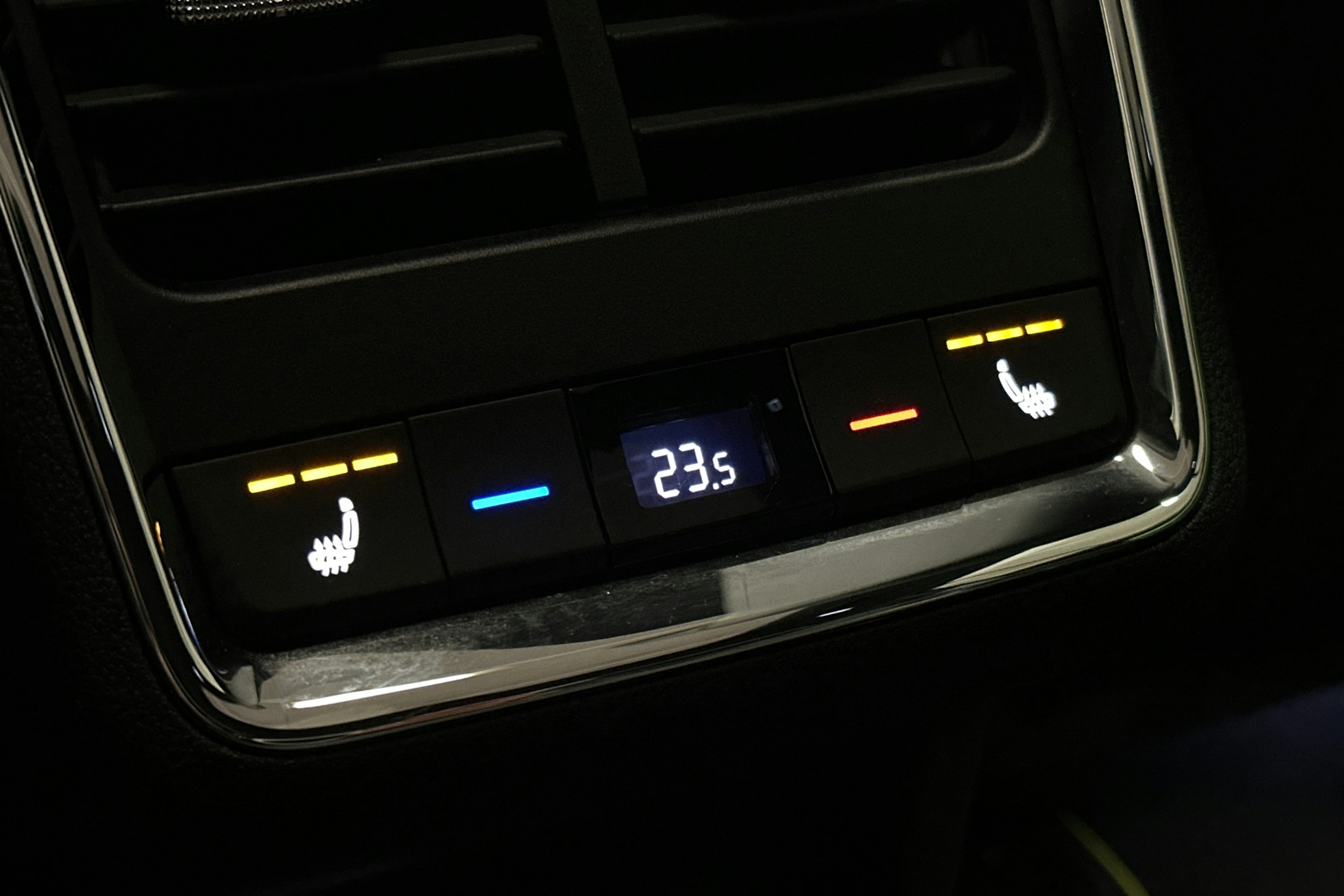 sininen Skoda Enyaq 2025 kuva 17.