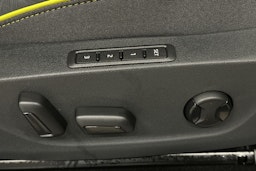 sininen Skoda Enyaq 2025 kuva 20.