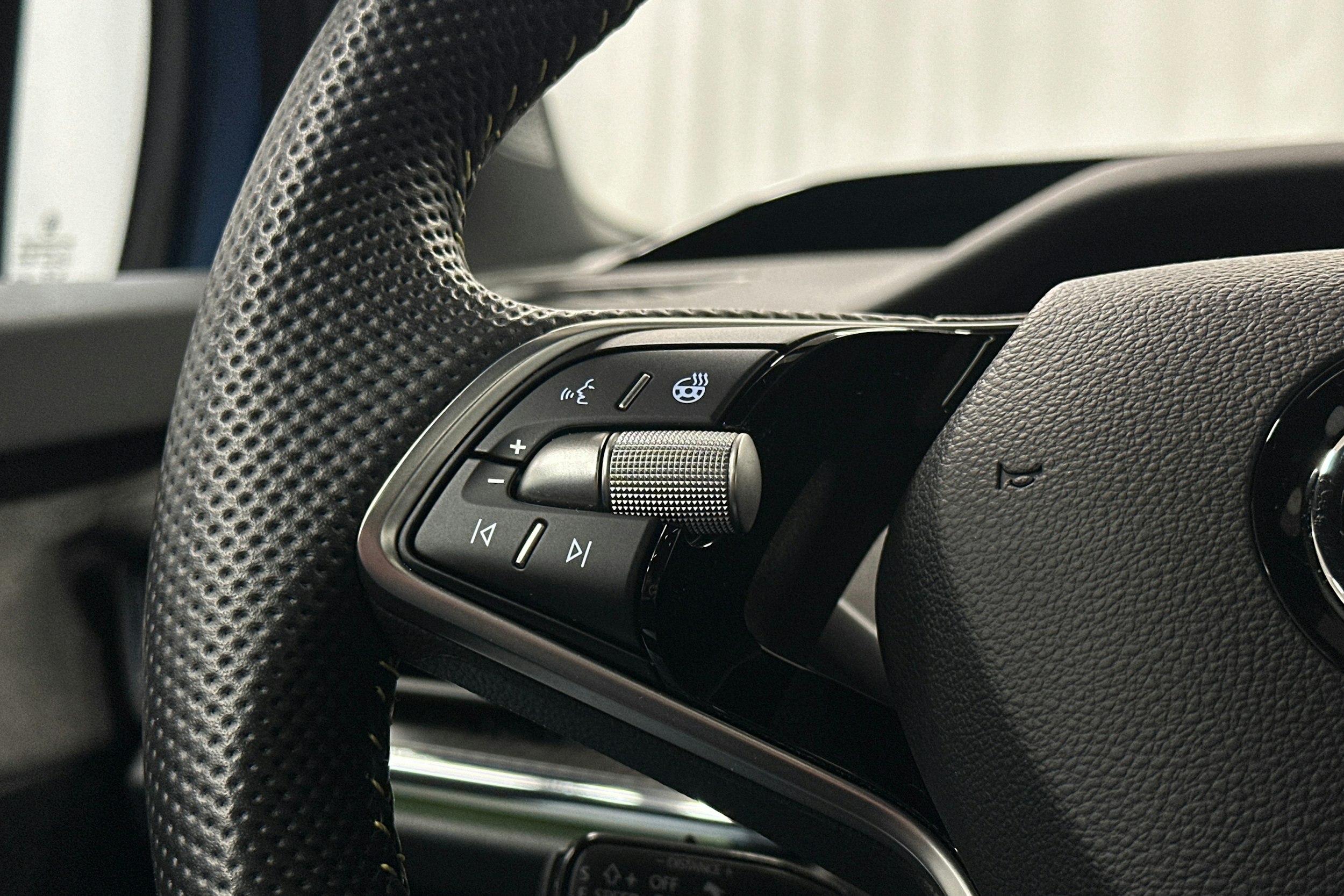 sininen Skoda Enyaq 2025 kuva 22.