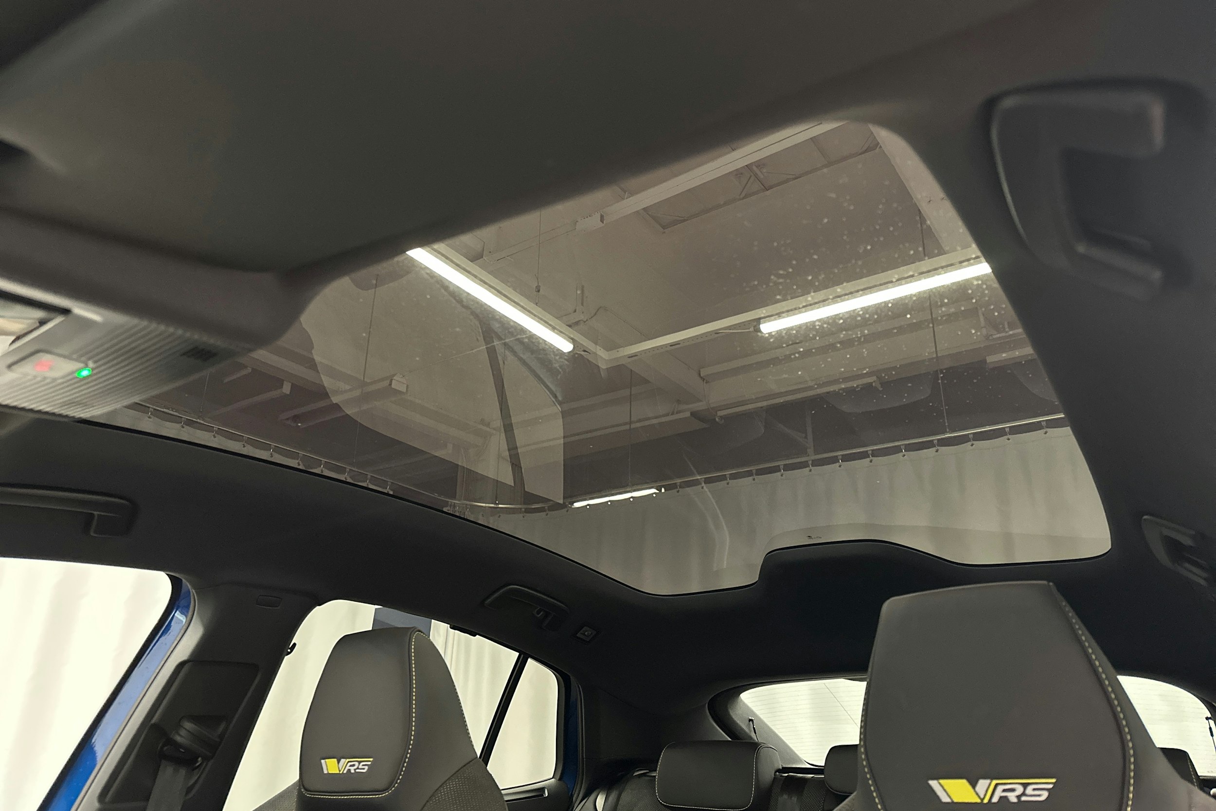 sininen Skoda Enyaq 2025 kuva 38.