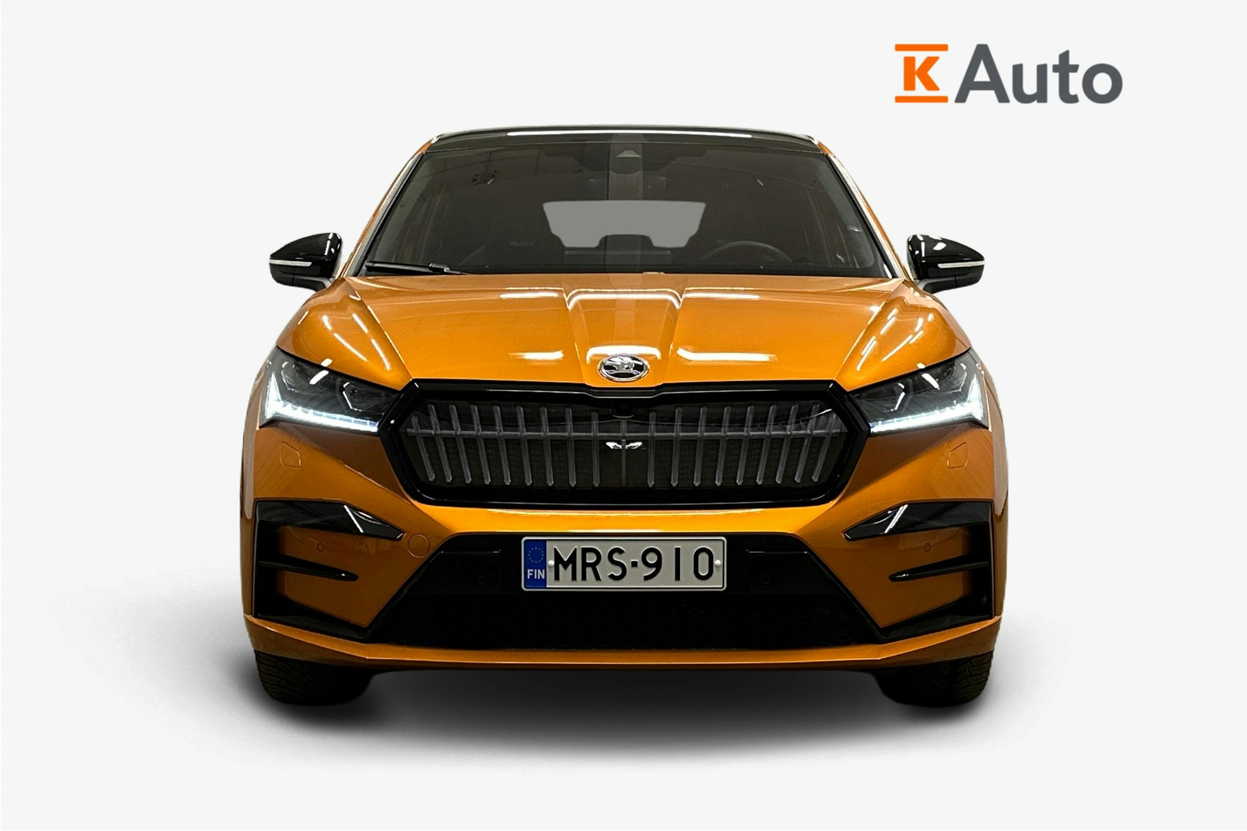 oranssi Skoda Enyaq 2025 kuva 5.