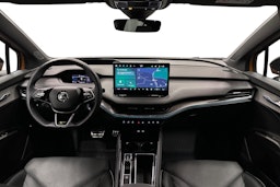 oranssi Skoda Enyaq 2025 kuva 9.
