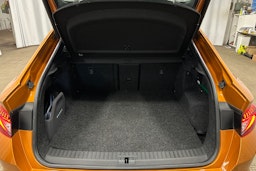 oranssi Skoda Enyaq 2025 kuva 14.