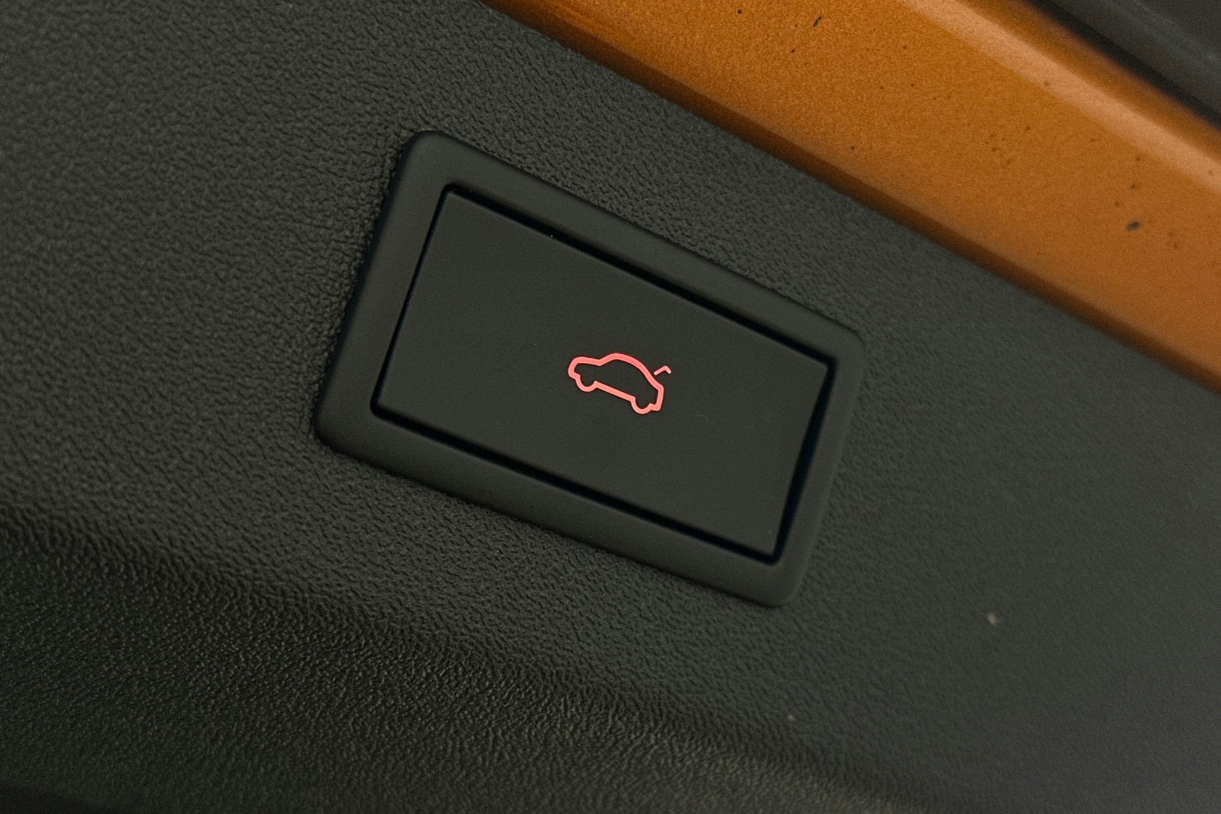 oranssi Skoda Enyaq 2025 kuva 15.