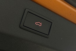 oranssi Skoda Enyaq 2025 kuva 15.