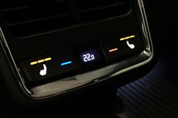 oranssi Skoda Enyaq 2025 kuva 17.